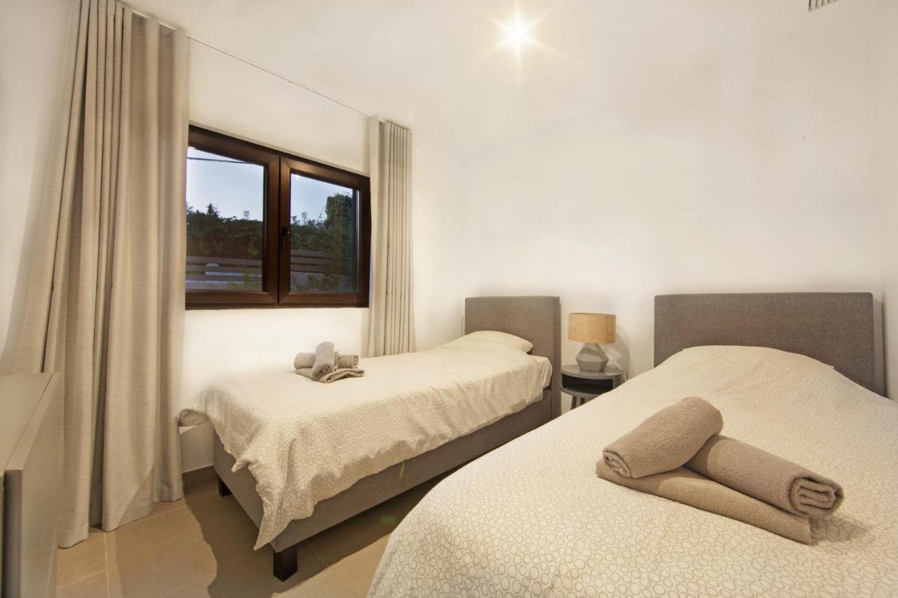 Modern Villa Close To Costabella Beach Marbella Exterior foto